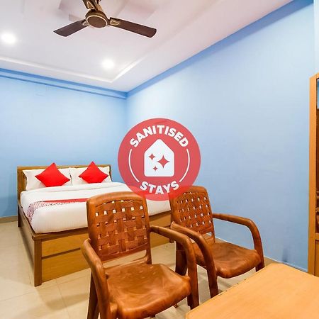 Oyo 62964 Hotel Vandana Grand Nellore Bagian luar foto