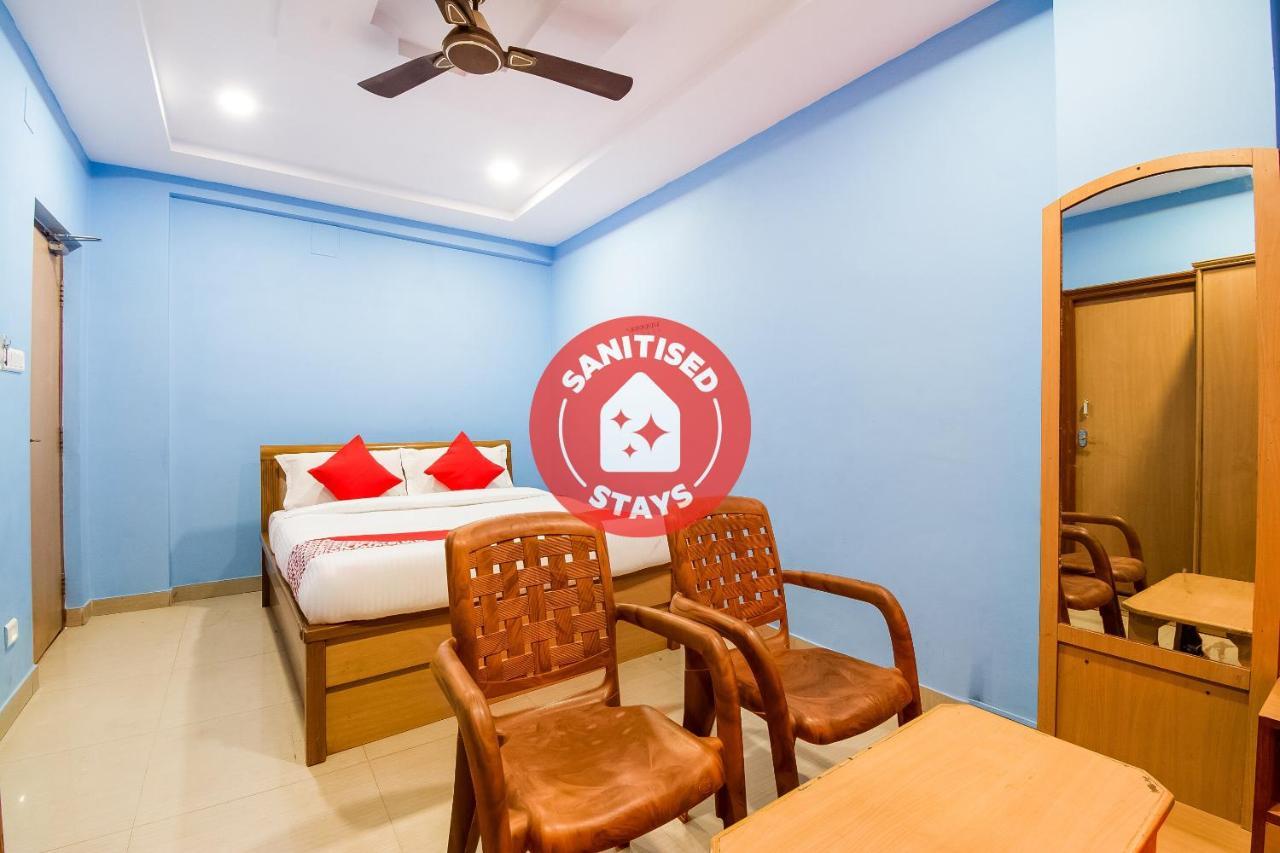 Oyo 62964 Hotel Vandana Grand Nellore Bagian luar foto